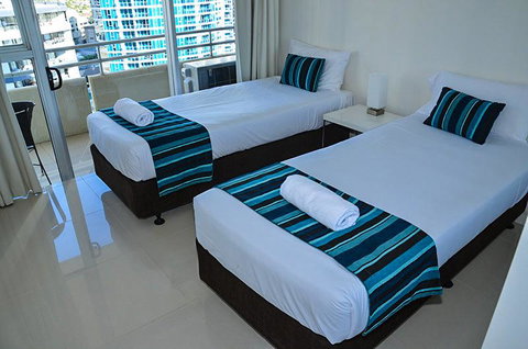 Zenith Ocean Front Apartments - Accommodation Gold Coast 35