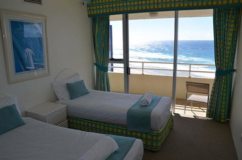 Zenith Ocean Front Apartments - Accommodation Gold Coast 23