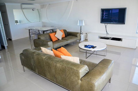 Zenith Ocean Front Apartments - Accommodation Gold Coast 36