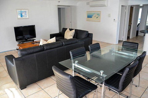 Zenith Ocean Front Apartments - Accommodation Gold Coast 11