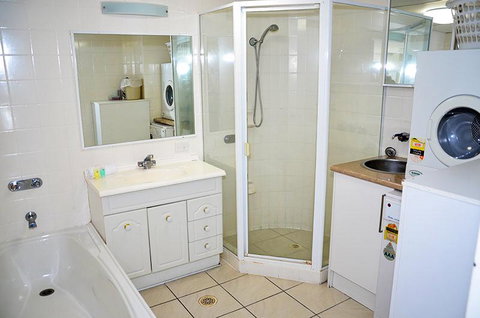 Zenith Ocean Front Apartments - Accommodation Gold Coast 28