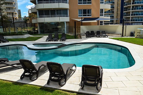 Zenith Ocean Front Apartments - Accommodation Gold Coast 8