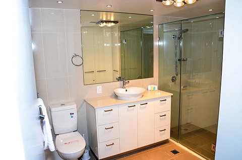 Zenith Ocean Front Apartments - Accommodation Gold Coast 39