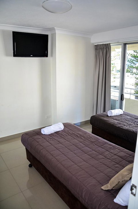 Zenith Ocean Front Apartments - Accommodation Gold Coast 32