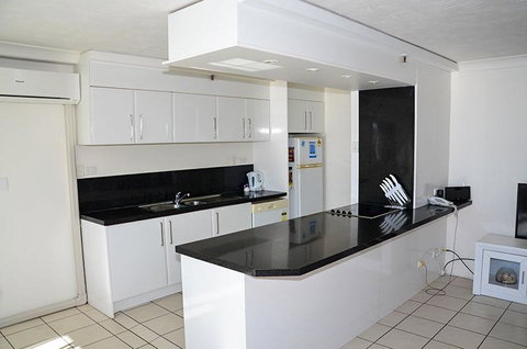 Zenith Ocean Front Apartments - Accommodation Gold Coast 27