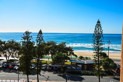 Zenith Ocean Front Apartments - Accommodation Gold Coast 31