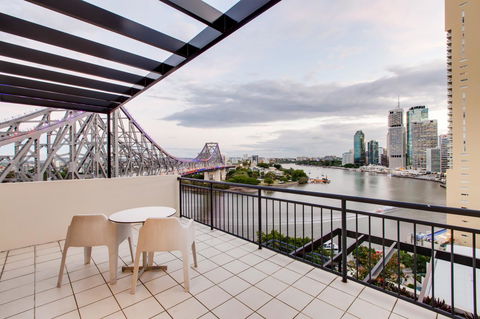 Oakwood Hotel & Apartments Brisbane - Gold Coast 4U 1