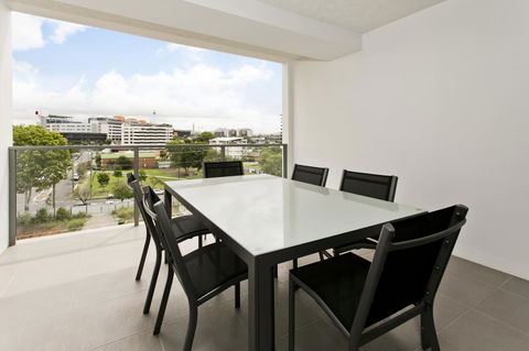 Arise Princess Regent Apartments - Gold Coast 4U 2