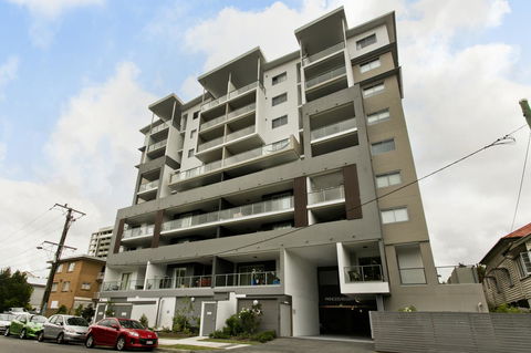 Arise Princess Regent Apartments - Gold Coast 4U 1