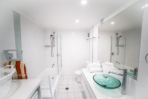 Capricorn One Beachside Holiday Apartments - Official - Accommodation Gold Coast 5