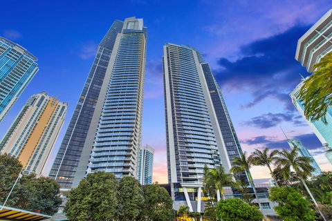 Holiday Holiday Circle On Cavill Apartments - Accommodation Gold Coast 35
