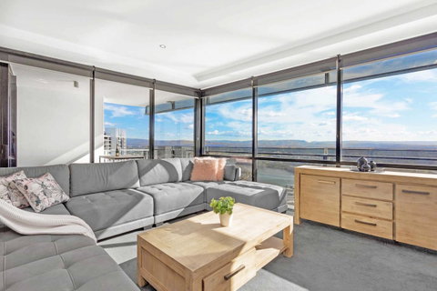 Holiday Holiday Circle On Cavill Apartments - Accommodation Gold Coast 24