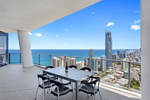 Holiday Holiday Circle On Cavill Apartments - Accommodation Gold Coast 5