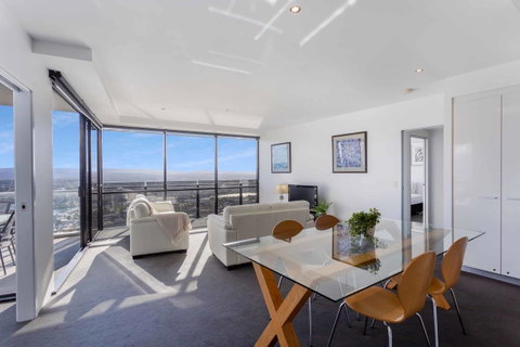 Holiday Holiday Circle On Cavill Apartments - Accommodation Gold Coast 21