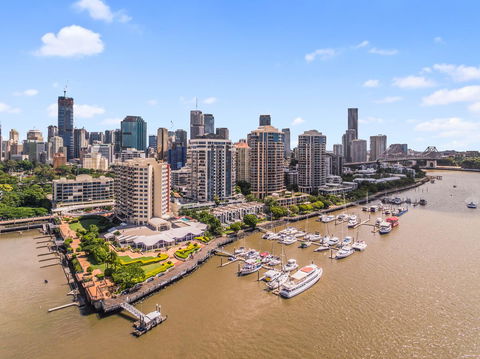 Dockside Brisbane - Gold Coast 4U 13