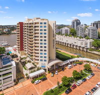Central Dockside Apartment Hotel - Gold Coast 4U