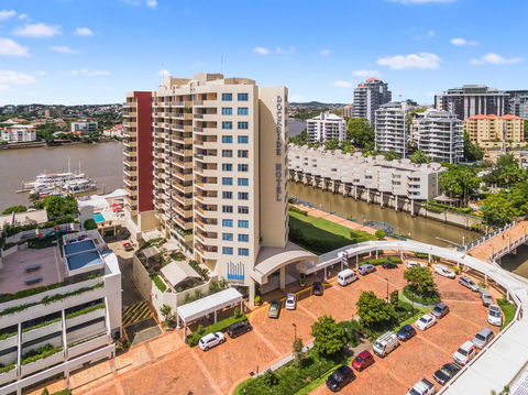 Dockside Brisbane - Gold Coast 4U 0
