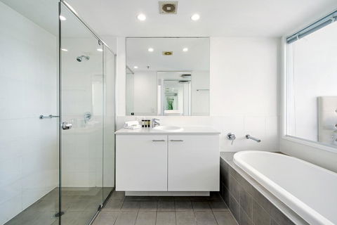 ULTIQA Freshwater Point Resort - Accommodation Gold Coast 4