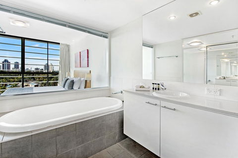 ULTIQA Freshwater Point Resort - Accommodation Gold Coast 42