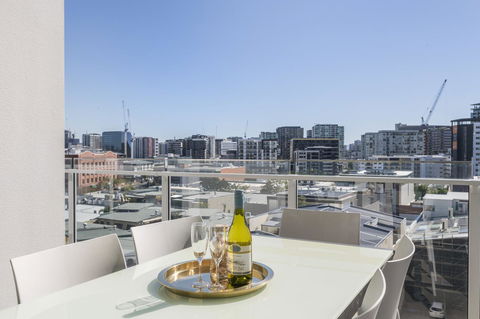 DoubleOne3 Apartments - Gold Coast 4U 4