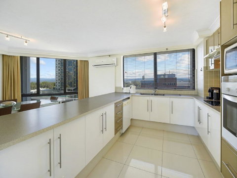 Excluza - Accommodation Gold Coast 2