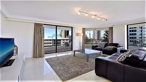 Excluza - Accommodation Gold Coast 0