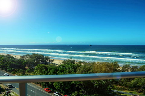 Equinox Resort - Accommodation Gold Coast 3