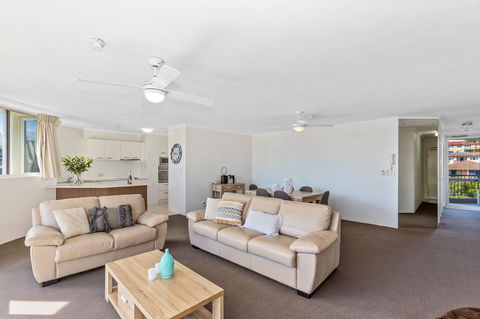 Rainbow Commodore Coolangatta - Gold Coast 4U 31