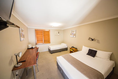 Cosmopolitan Motel & Serviced Apartments - Accommodation Gold Coast 6
