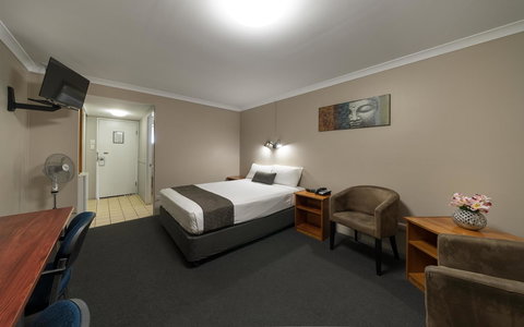 Cosmopolitan Motel & Serviced Apartments - Accommodation Gold Coast 5