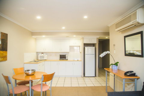 Cosmopolitan Motel & Serviced Apartments - Accommodation Gold Coast 19