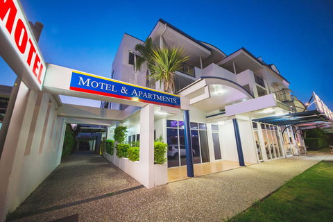 Cosmopolitan Motel & Serviced Apartments - Accommodation Gold Coast 0