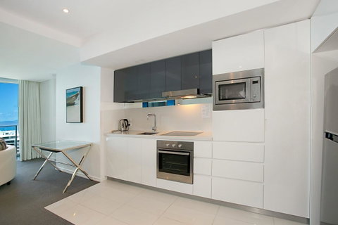 Number 1 H Residences - WiFi, Parking & More By Gold Coast Holidays - Accommodation Gold Coast 2