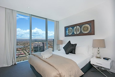 Number 1 H Residences - WiFi, Parking & More By Gold Coast Holidays - Accommodation Gold Coast 5