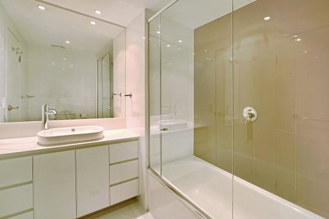 Number 1 H Residences - WiFi, Parking & More By Gold Coast Holidays - Accommodation Gold Coast 13