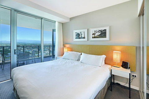 Number 1 H Residences - WiFi, Parking & More By Gold Coast Holidays - Accommodation Gold Coast 16