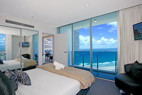 Number 1 H Residences - WiFi, Parking & More By Gold Coast Holidays - Accommodation Gold Coast 8
