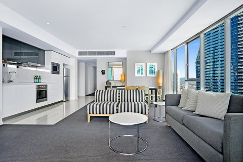 Number 1 H Residences - WiFi, Parking & More By Gold Coast Holidays - Accommodation Gold Coast 33