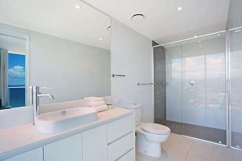 Number 1 H Residences - WiFi, Parking & More By Gold Coast Holidays - Accommodation Gold Coast 6