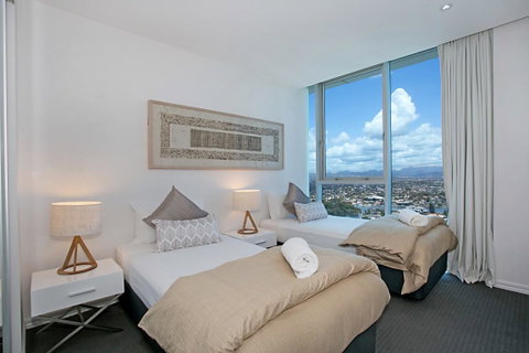 Number 1 H Residences - WiFi, Parking & More By Gold Coast Holidays - Accommodation Gold Coast 4
