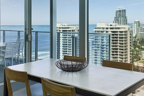 Number 1 H Residences - WiFi, Parking & More By Gold Coast Holidays - Accommodation Gold Coast 17