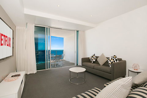 Number 1 H Residences - WiFi, Parking & More By Gold Coast Holidays - Accommodation Gold Coast 0