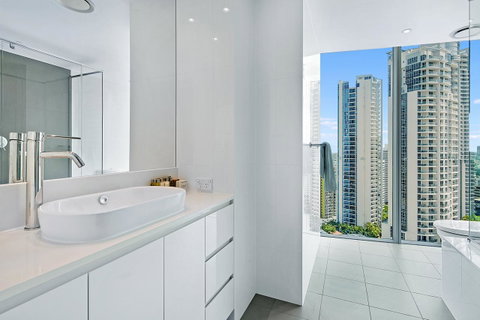 Number 1 H Residences - WiFi, Parking & More By Gold Coast Holidays - Accommodation Gold Coast 29