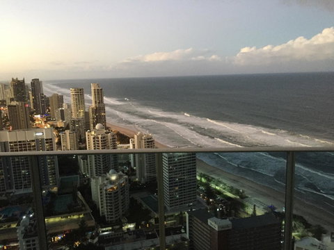 Number 1 H Residences - WiFi, Parking & More By Gold Coast Holidays - Accommodation Gold Coast 23