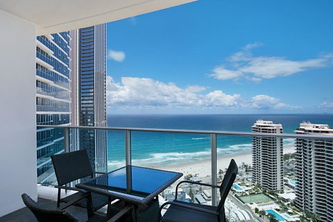 Number 1 H Residences - WiFi, Parking & More By Gold Coast Holidays - Accommodation Gold Coast 10