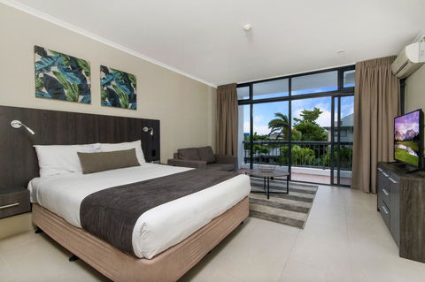 Sunshine Tower Hotel - Accommodation Gold Coast 1