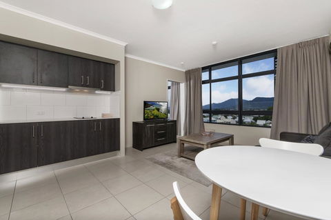 Sunshine Tower Hotel - Accommodation Gold Coast 20