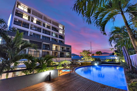 Sunshine Tower Hotel - Accommodation Gold Coast 0