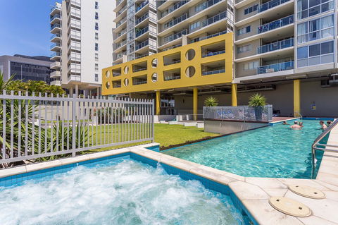 Oxygen Apartments - Gold Coast 4U 8