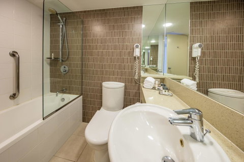 DoubleTree By Hilton Cairns - Accommodation Gold Coast 36